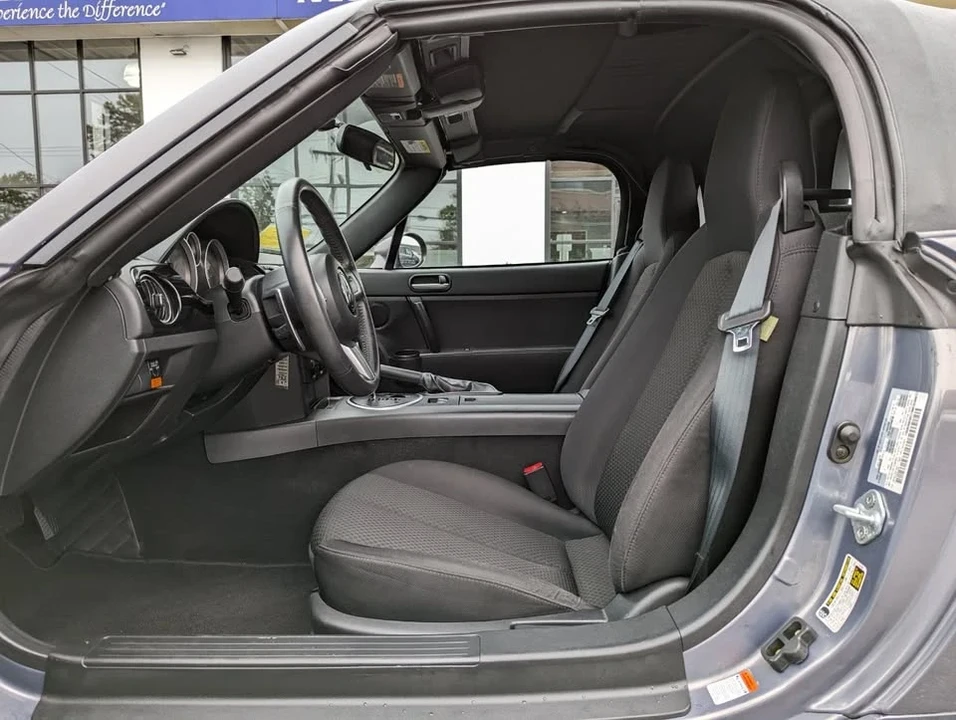 2006 Mazda NC MX-5 Miata - Image 10 of 17