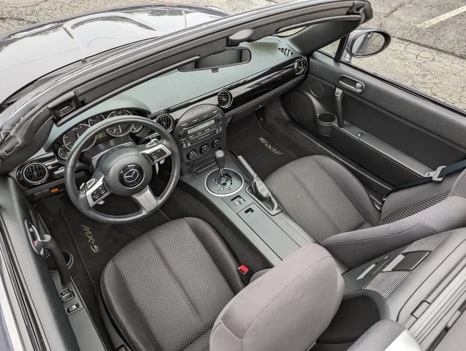 2006 Mazda NC MX-5 Miata - Image 14 of 17