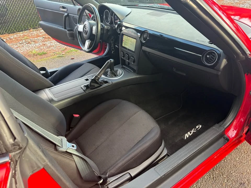 2006 Mazda NC MX-5 Miata - Image 6 of 8
