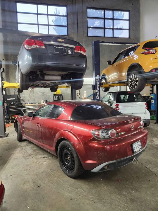 2006 Mazda RX-8 1st Gen - Image 2 of 7