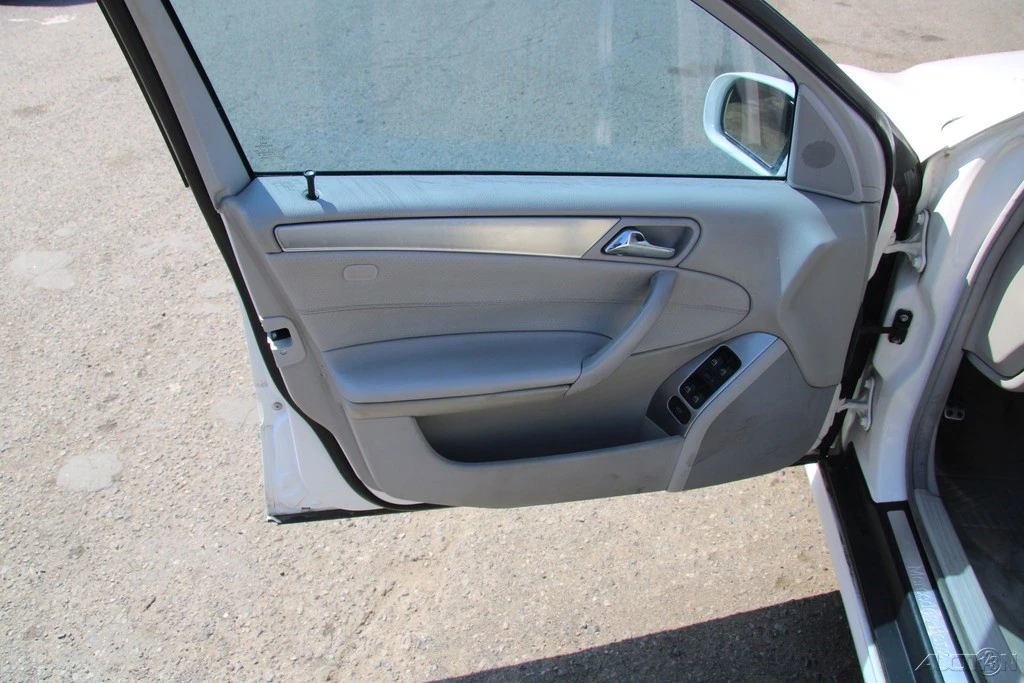 2006 Mercedes-Benz W203 C-Class - Image 14 of 21