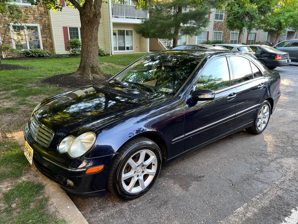2006 Mercedes-Benz W203 C-Class - Image 2 of 16