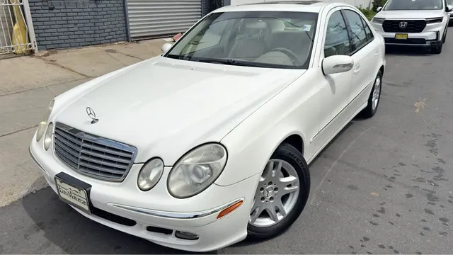 2006 Mercedes-Benz E-Class E 350 4MATIC Sedan 4D