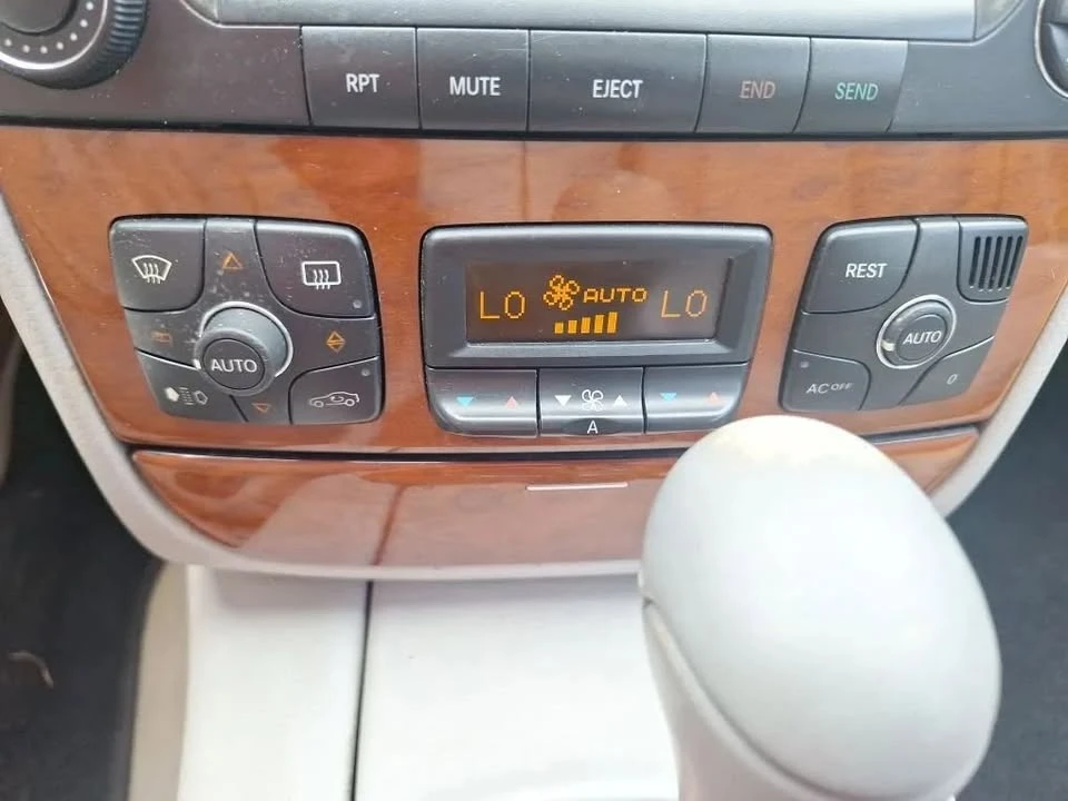 2006 Mercedes-Benz W220 S-Class - Image 10 of 19