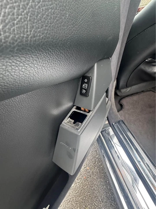 2006 Mercedes-Benz W220 S-Class - Image 10 of 17