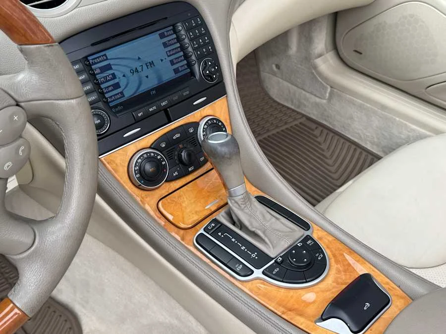 2006 Mercedes-Benz R230 SL-Class - Image 10 of 13