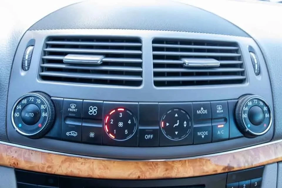 2006 Mercedes-Benz W211 E-Class - Image 14 of 20