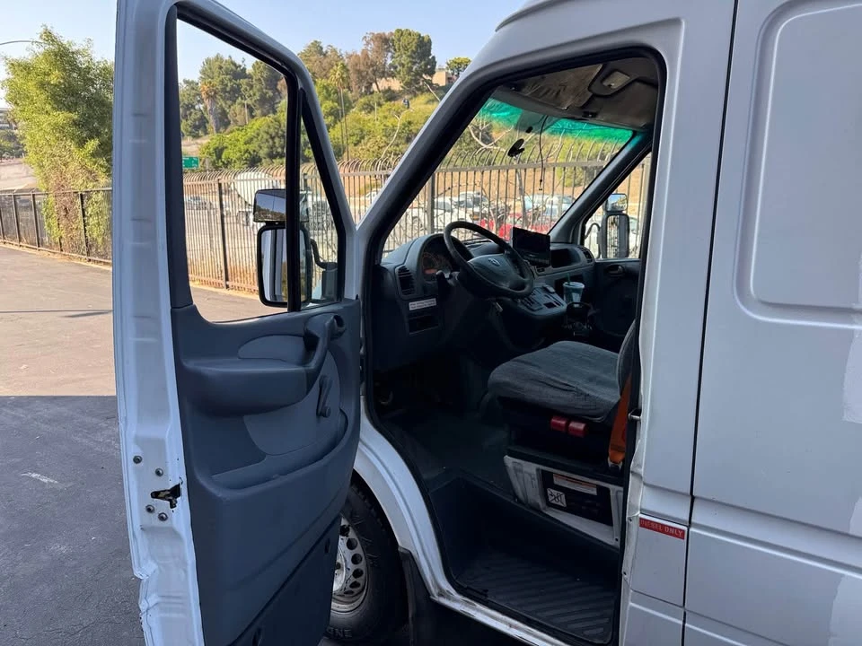 2006 Mercedes-Benz T1N Sprinter - Image 9 of 17