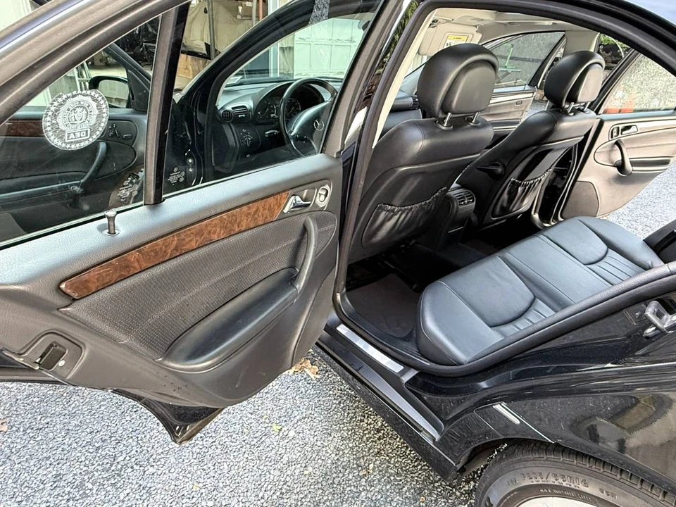 2006 Mercedes-Benz W203 C-Class - Image 14 of 17