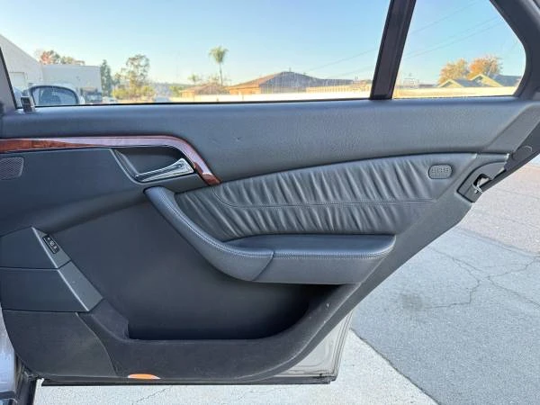2006 Mercedes-Benz W220 S-Class - Image 11 of 14