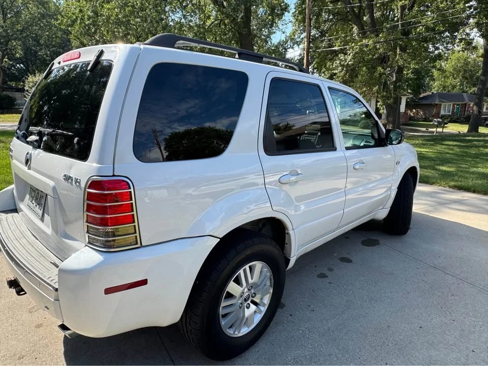 2006 Mercury Mariner - Image 2 of 9