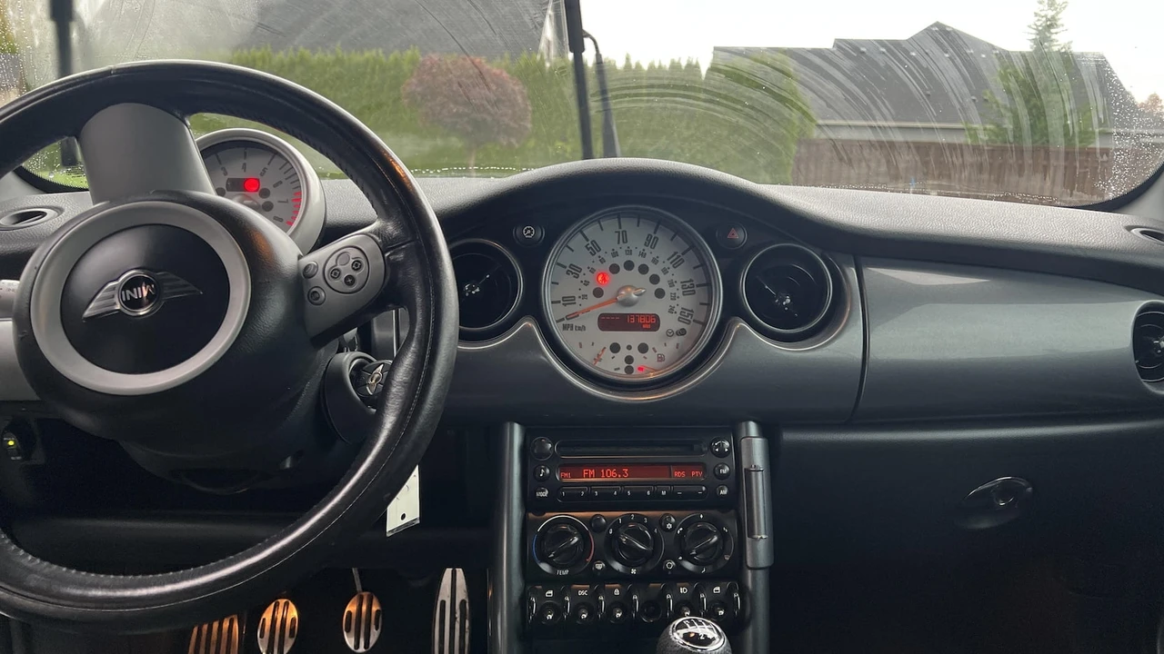 2006 Mini Mini Cooper S 1st Gen - Image 9 of 23