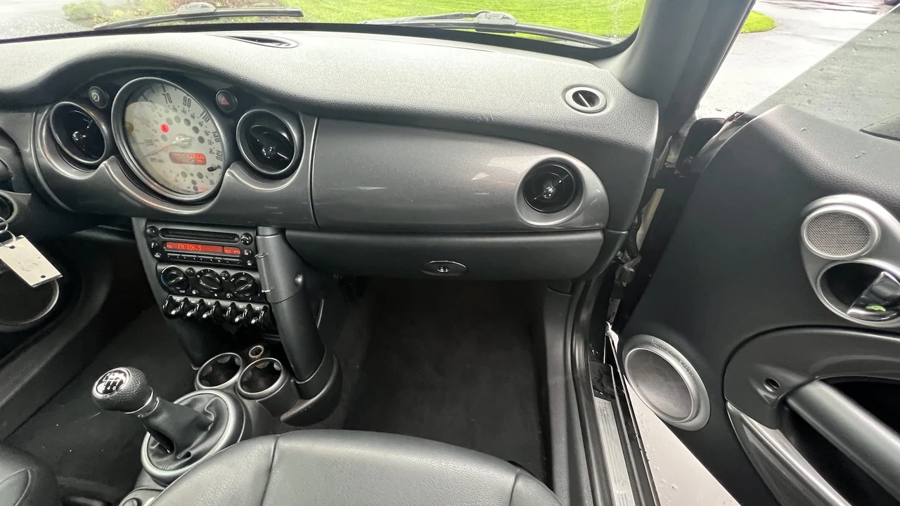2006 Mini Mini Cooper S 1st Gen - Image 11 of 23