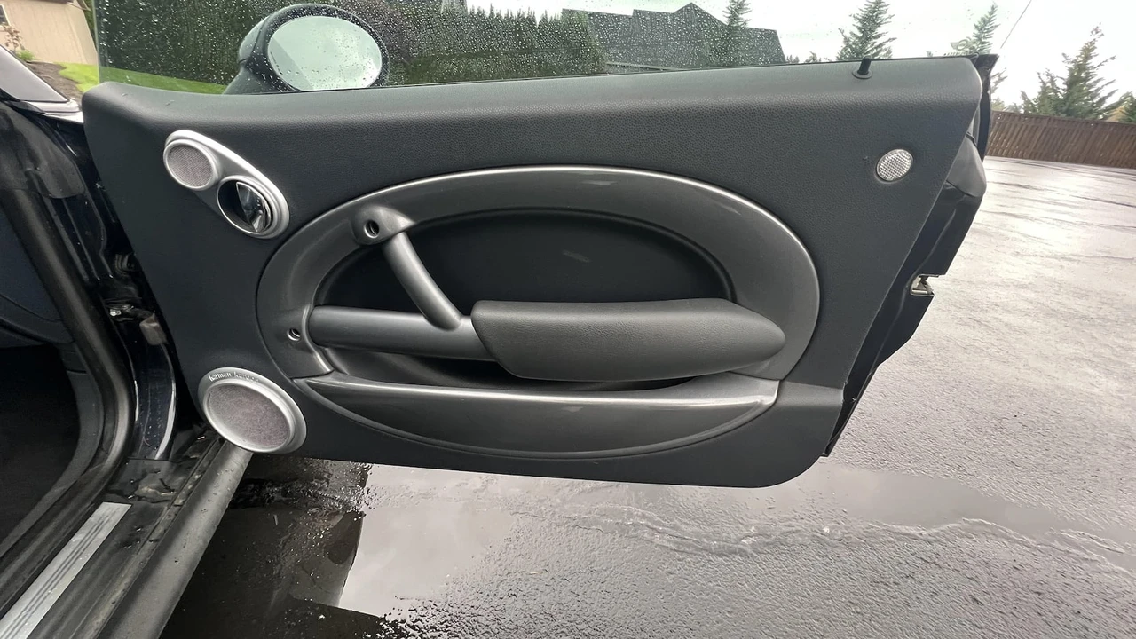 2006 Mini Mini Cooper S 1st Gen - Image 14 of 23