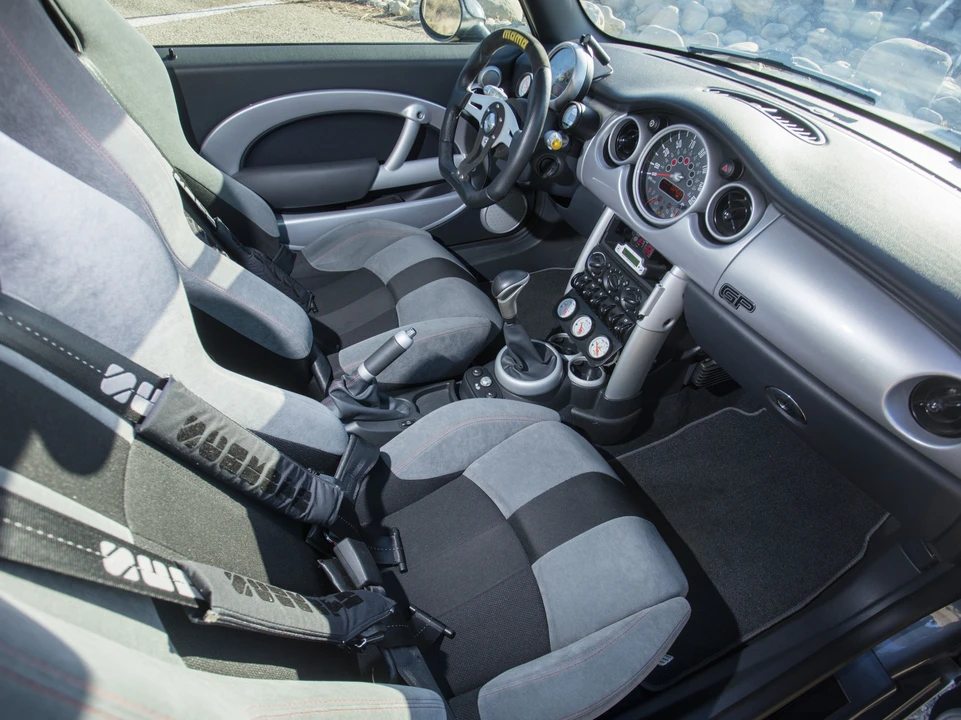 2006 Mini Mini John Cooper Works 1st Gen - Image 17 of 23