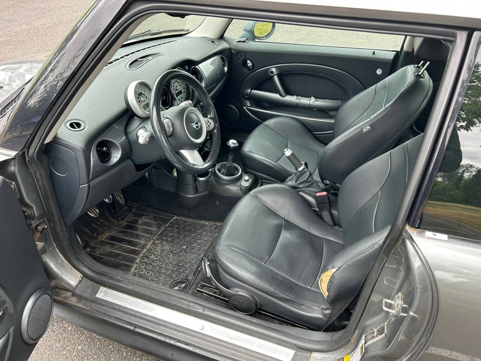 2006 Mini Mini Cooper S 1st Gen - Image 11 of 12