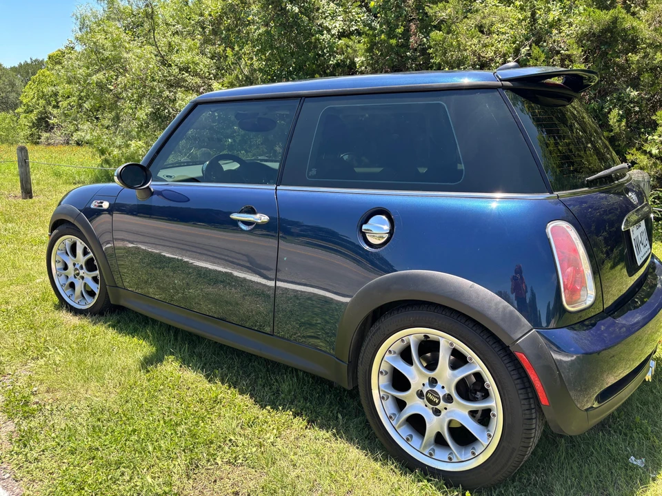 2006 Mini Mini Cooper S 1st Gen - Image 11 of 31