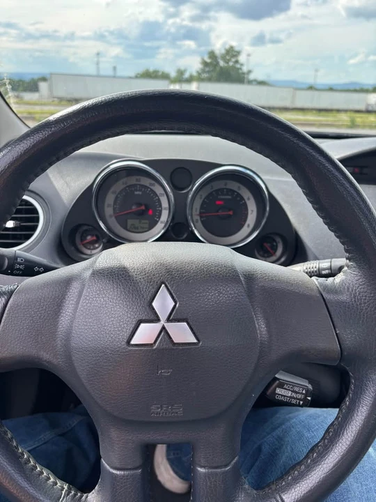 2006 Mitsubishi Eclipse 4th Gen - Image 10 of 12