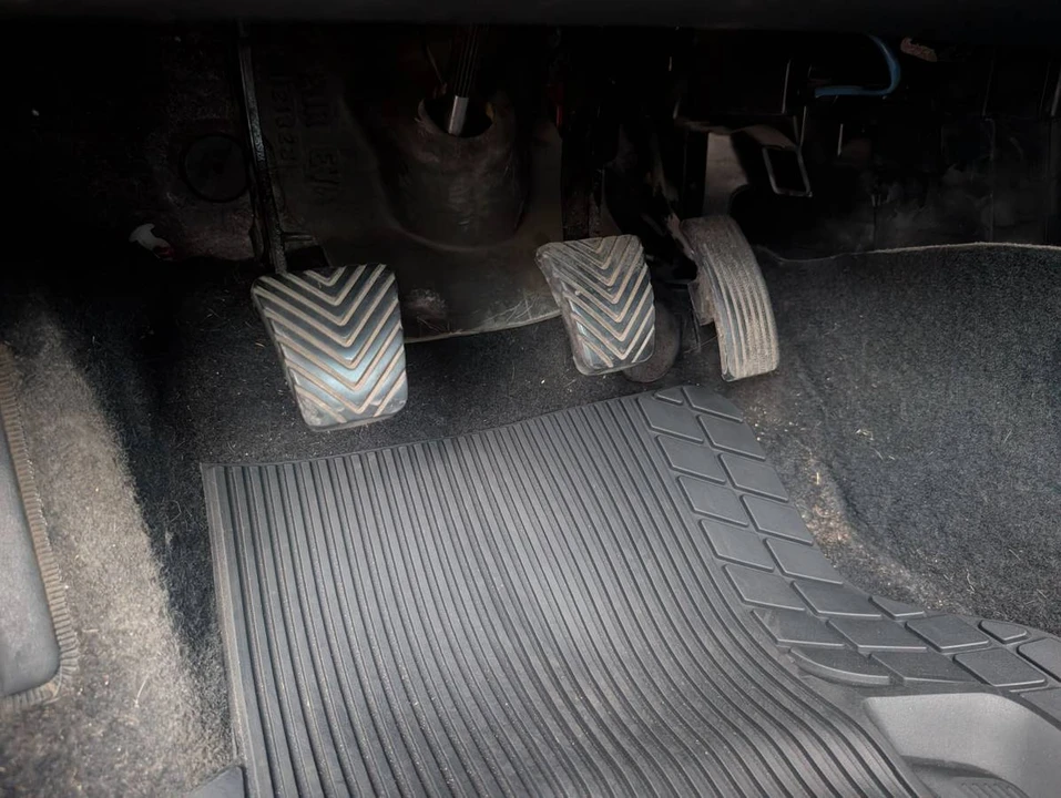 2006 Mitsubishi Eclipse 4th Gen - Image 15 of 22