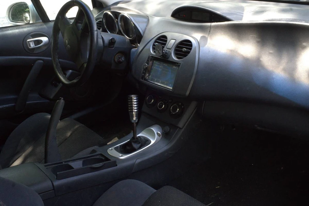 2006 Mitsubishi Eclipse 4th Gen - Image 11 of 13