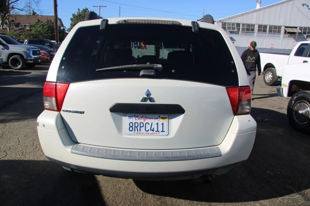 2006 Mitsubishi Endeavor - Image 5 of 21
