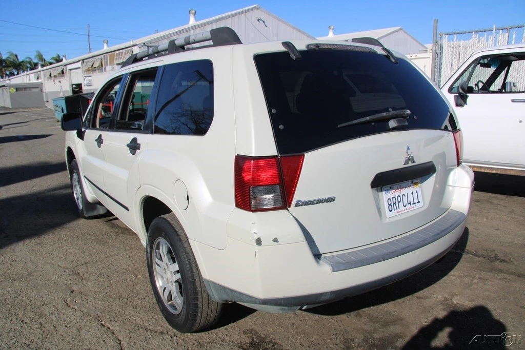 2006 Mitsubishi Endeavor - Image 4 of 21