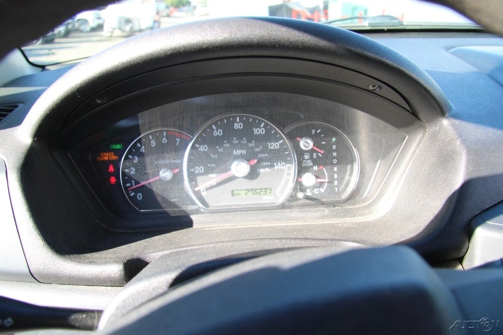 2006 Mitsubishi Endeavor - Image 14 of 21