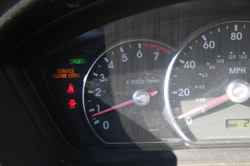 2006 Mitsubishi Endeavor - Image 15 of 21
