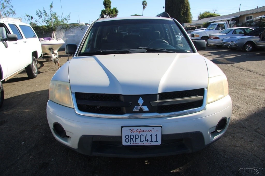 2006 Mitsubishi Endeavor - Image 9 of 21