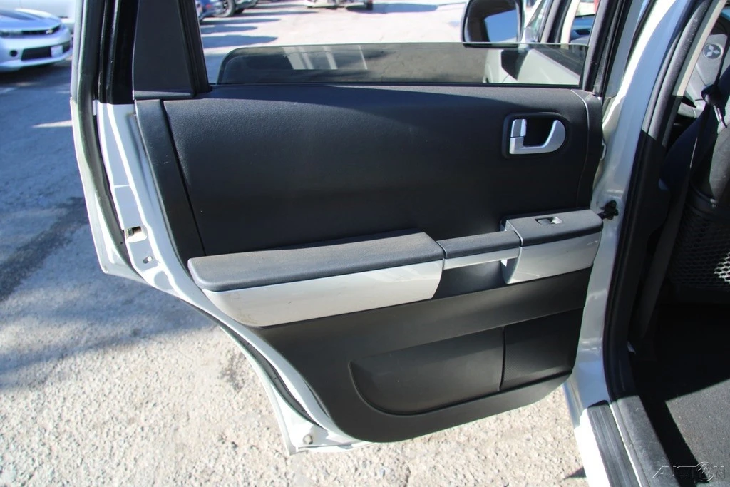 2006 Mitsubishi Endeavor - Image 19 of 21
