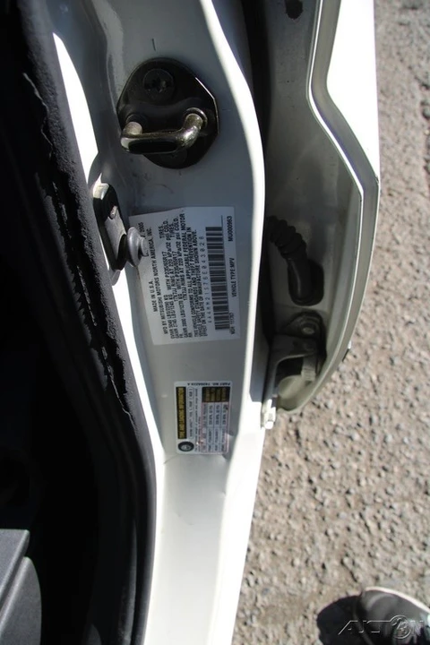 2006 Mitsubishi Endeavor - Image 10 of 21