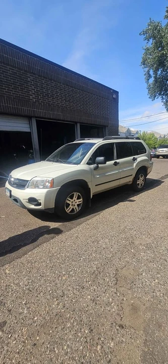 2006 Mitsubishi Endeavor - Image 6 of 9