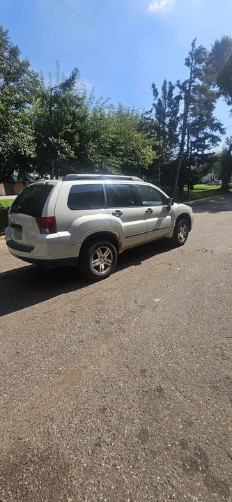 2006 Mitsubishi Endeavor - Image 9 of 9