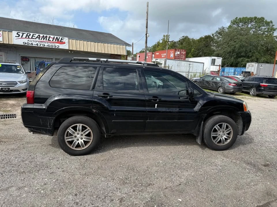 2006 Mitsubishi Endeavor - Image 2 of 17