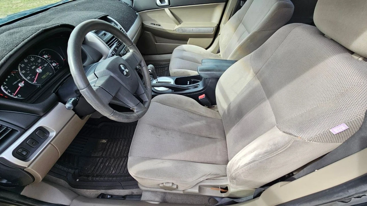2006 Mitsubishi Galant 9th Gen - Image 14 of 21
