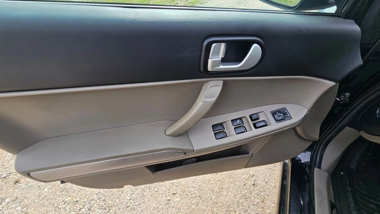 2006 Mitsubishi Galant 9th Gen - Image 23 of 28