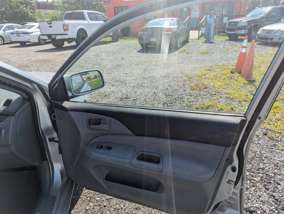 2006 Mitsubishi Lancer 8th Gen - Image 14 of 21