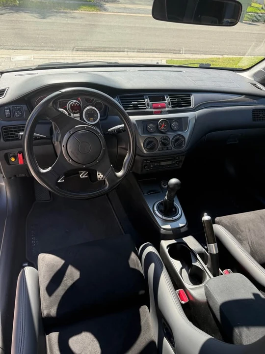 2006 Mitsubishi Lancer Evolution IX 8th Gen - Image 10 of 12