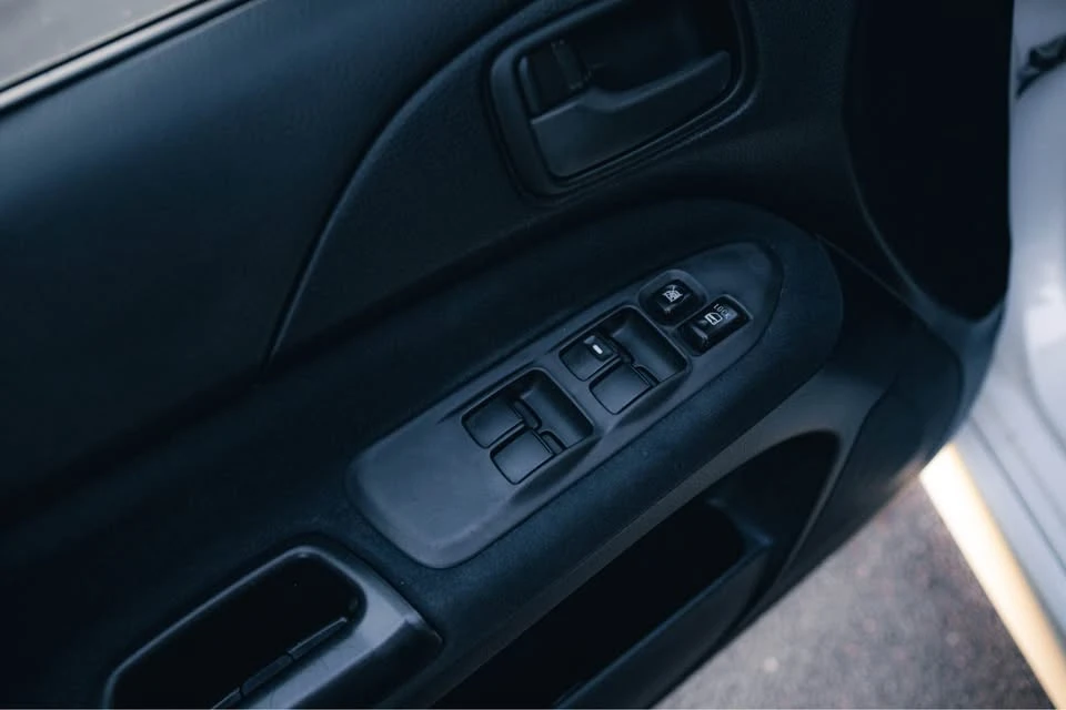 2006 Mitsubishi Lancer Evolution IX 8th Gen - Image 15 of 15