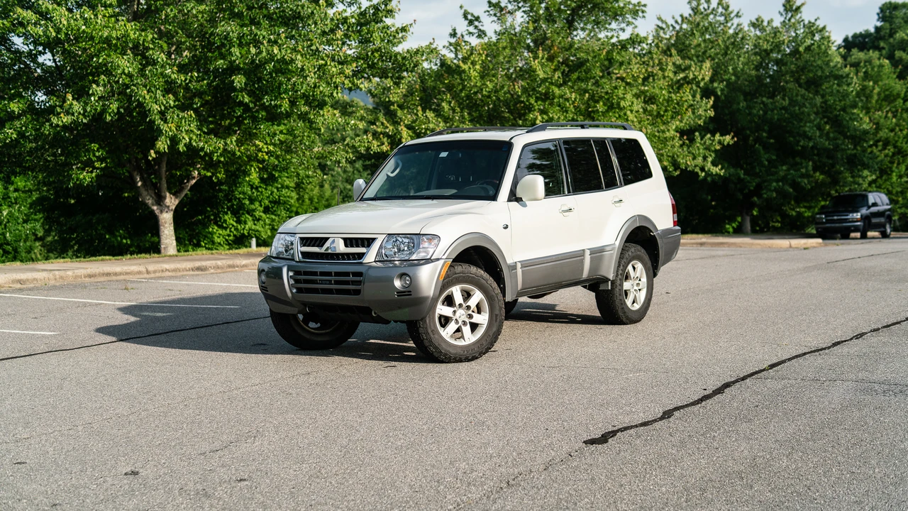 2006 Mitsubishi Pajero/Montero 3rd Gen - Image 2 of 31