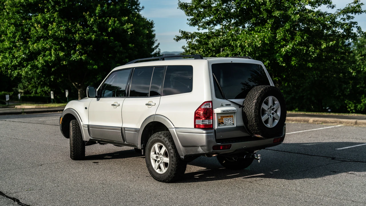2006 Mitsubishi Pajero/Montero 3rd Gen - Image 10 of 31