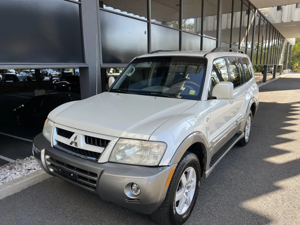 2006 Mitsubishi Pajero/Montero 3rd Gen - Image 2 of 31