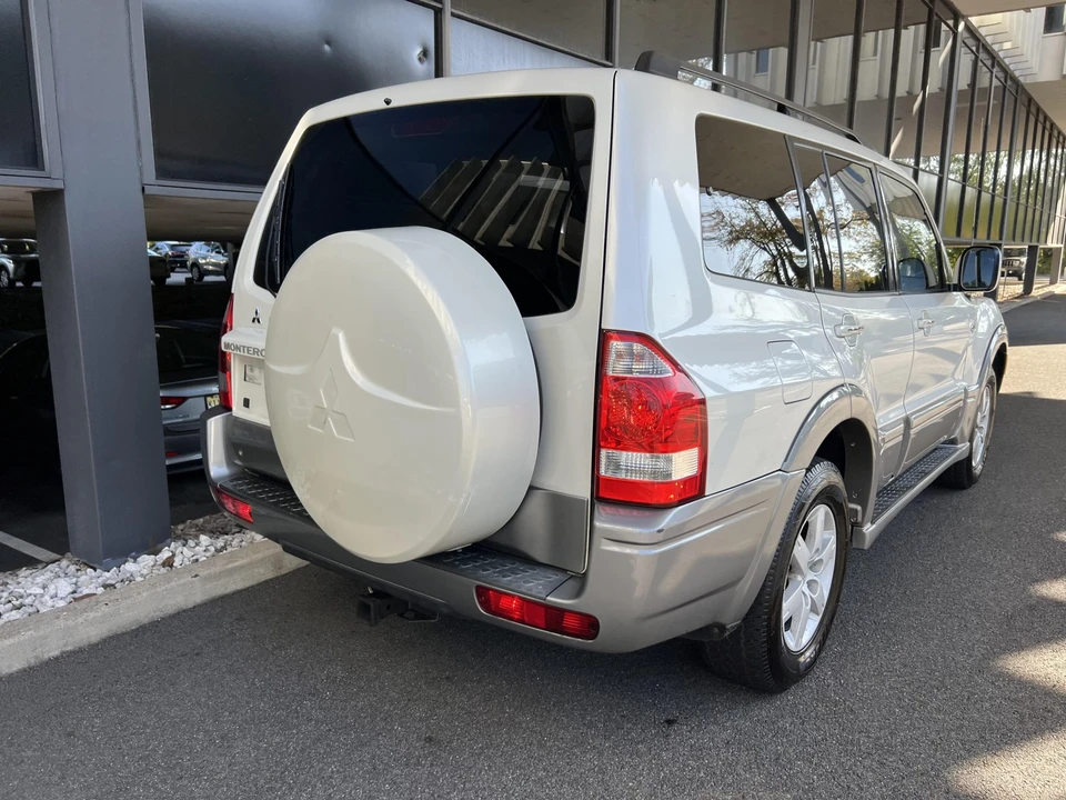 2006 Mitsubishi Pajero/Montero 3rd Gen - Image 16 of 31