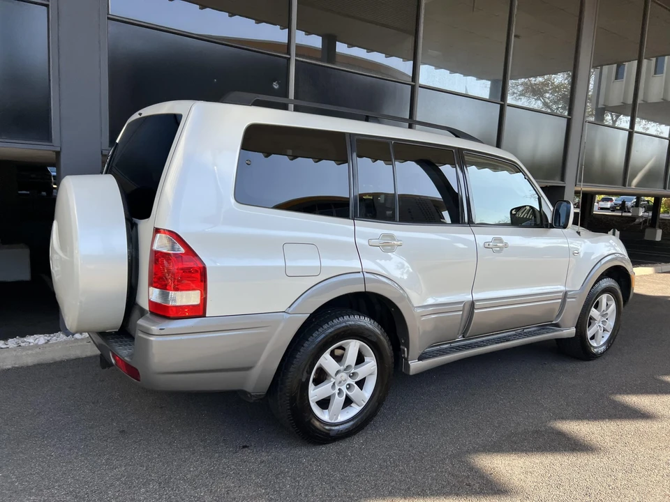 2006 Mitsubishi Pajero/Montero 3rd Gen - Image 19 of 31