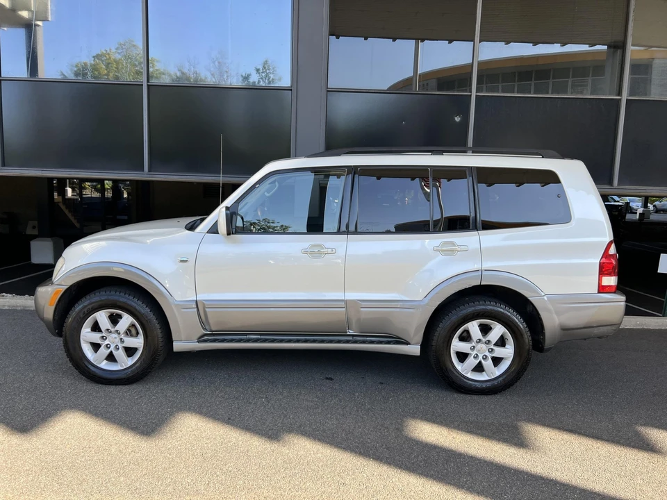 2006 Mitsubishi Pajero/Montero 3rd Gen - Image 9 of 31