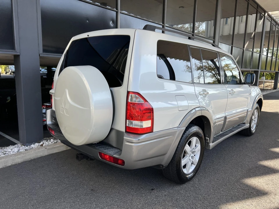 2006 Mitsubishi Pajero/Montero 3rd Gen - Image 17 of 31