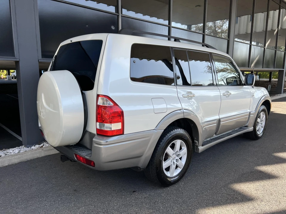 2006 Mitsubishi Pajero/Montero 3rd Gen - Image 18 of 31