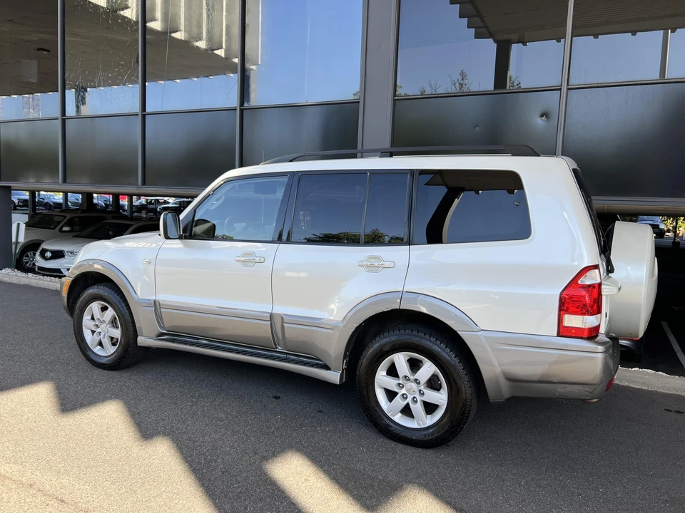 2006 Mitsubishi Pajero/Montero 3rd Gen - Image 10 of 31