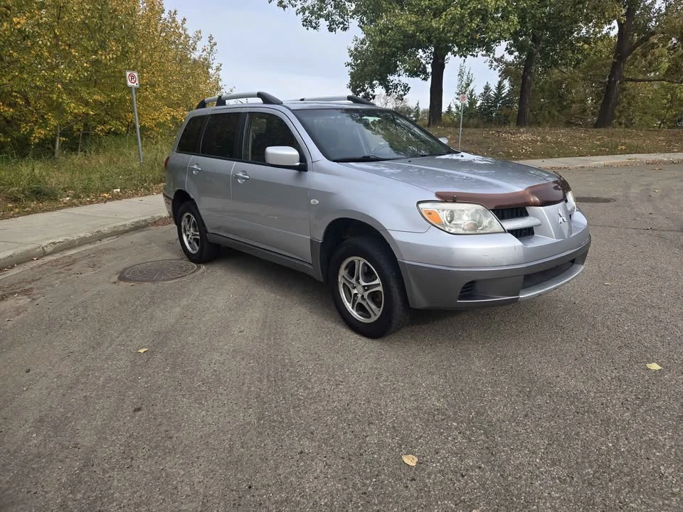 2006 Mitsubishi Outlander - Image 2 of 6