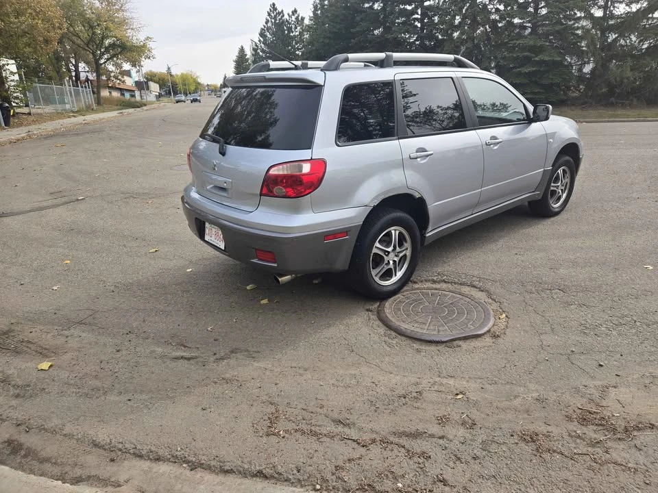 2006 Mitsubishi Outlander - Image 4 of 6